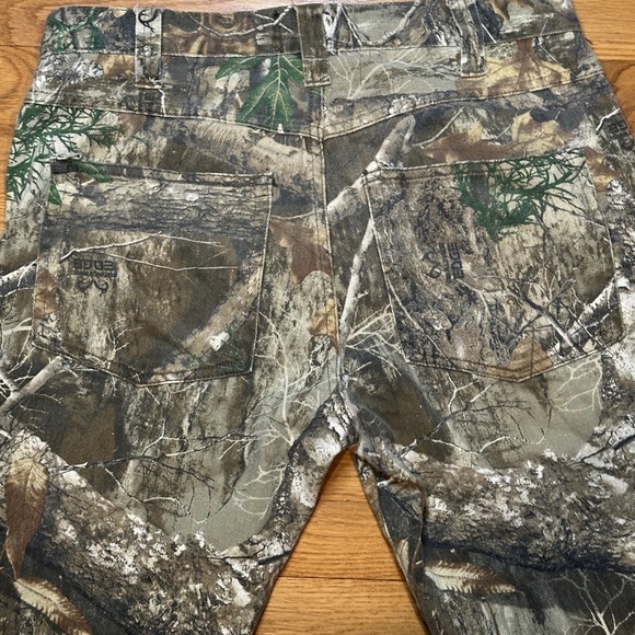 Realtree Camouflage Relaxed Men's Jeans - Picture 5 of 5
